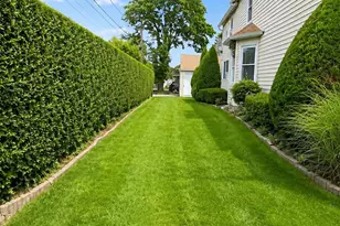 42 Whitney Ave, Syosset, NY 11791 - Photo 8