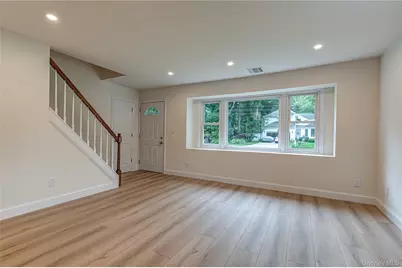 52 Summit Drive, Smithtown, NY 11787 - Photo 6