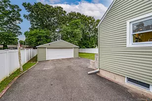 52 Summit Dr, Smithtown, NY 11787 - Photo 20