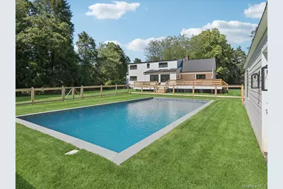 1579 N Sea Road, Southampton, NY 11968 - Photo 2