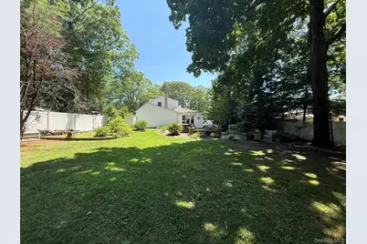 8 Woodbury Road, Farmingville, NY 11738 - Photo 4