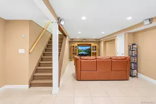 43 North Dr, Westbury, NY 11590 - Photo 32