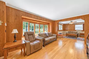 43 North Dr, Westbury, NY 11590 - Photo 8