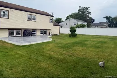 452 N Monroe Avenue, Lindenhurst, NY 11757 - Photo 2