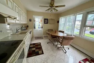 452 N Monroe Ave, Lindenhurst, NY 11757 - Photo 8