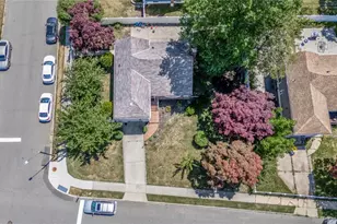 15 Ford Dr W, Massapequa, NY 11758 - Photo 2