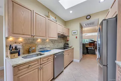 157 Windwatch Drive, Hauppauge, NY 11788 - Photo 12