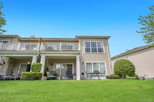 157 Windwatch Dr, Hauppauge, NY 11788 - Photo 4