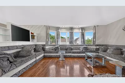 8470 159th Street, Jamaica, NY 11432 - Photo 10