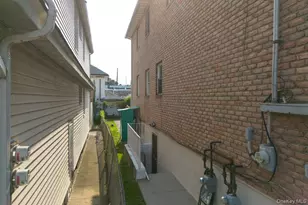 84-70 159th St, Jamaica, NY 11432 - Photo 8