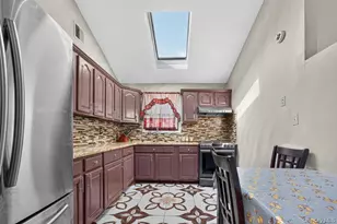 84-70 159th St, Jamaica, NY 11432 - Photo 12