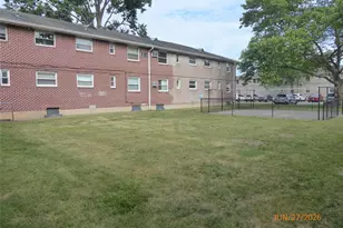 268-37 82nd Ave, New Hyde Park, NY 11040 - Photo 18
