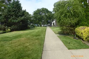 268-37 82nd Ave, New Hyde Park, NY 11040 - Photo 4