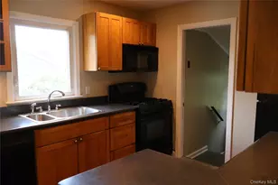 301 Foster Ave, Sayville, NY 11782 - Photo 10