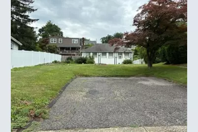 38 S Hillside Avenue, Elmsford, NY 10523 - Photo 2