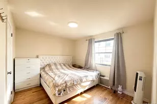 136-04 68th Dr, Flushing, NY 11367 - Photo 4