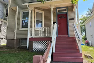 137 N Clinton St, Poughkeepsie, NY 12601 - Photo 2