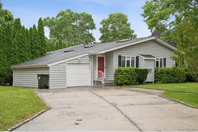 41 Homewood Drive, Hampton Bays, NY 11946 - Photo 18