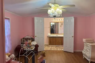 1661 Old Country Rd, Riverhead, NY 11901 - Photo 18