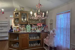 1661 Old Country Rd, Riverhead, NY 11901 - Photo 14