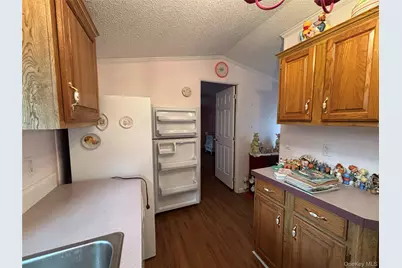 1661 Old Country Road #125, Riverhead, NY 11901 - Photo 18
