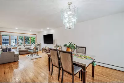 395 N Putnam Avenue, Lindenhurst, NY 11757 - Photo 6