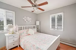 395 N Putnam Ave, Lindenhurst, NY 11757 - Photo 12