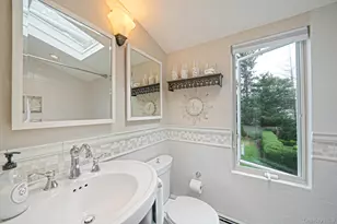 107 Jefferson St, East Islip, NY 11730 - Photo 24
