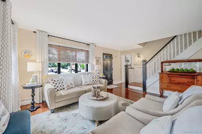 107 Jefferson Street, East Islip, NY 11730 - Photo 8