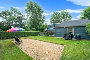 107 Jefferson St, East Islip, NY 11730 - Photo 34