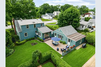 107 Jefferson Street, East Islip, NY 11730 - Photo 36
