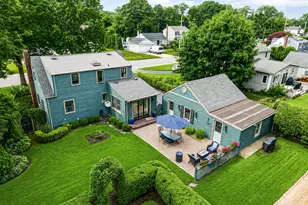 107 Jefferson St, East Islip, NY 11730 - Photo 36