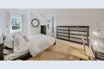 107 Jefferson Street, East Islip, NY 11730 - Photo 26