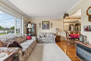 2394 Cedar St, Seaford, NY 11783 - Photo 18