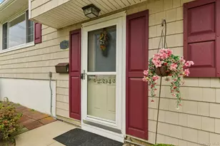 2394 Cedar St, Seaford, NY 11783 - Photo 4