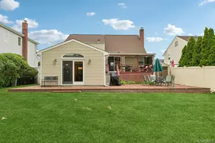 2394 Cedar St, Seaford, NY 11783 - Photo 34