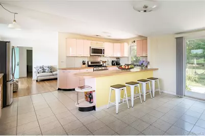 27 West Side Avenue, East Quogue, NY 11942 - Photo 8