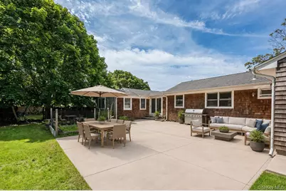 27 West Side Avenue, East Quogue, NY 11942 - Photo 16