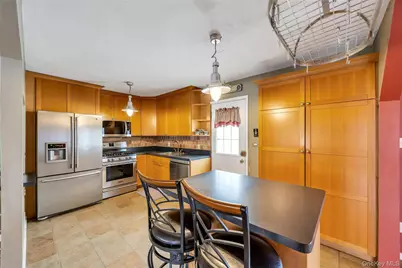 2 Briggs Street, Hicksville, NY 11801 - Photo 4