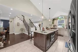 206 N 7th St, Lindenhurst, NY 11757 - Photo 8