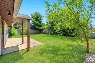 26 Berry Ln, Hicksville, NY 11801 - Photo 22