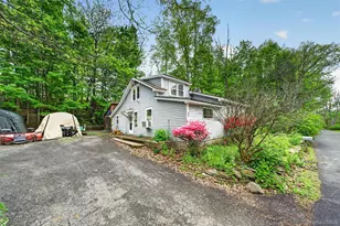 32 Tarbell Rd, Wallkill, NY 12721 - Photo 2
