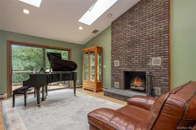 268 W Central Avenue, Pearl River, NY 10965 - Photo 12
