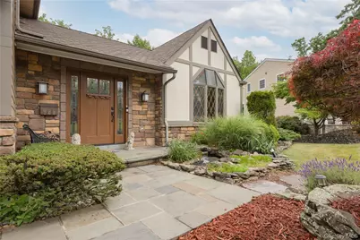 268 W Central Avenue, Pearl River, NY 10965 - Photo 4