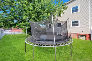 140-14 Charles Ln, Springfield Gardens, NY 11413 - Photo 36