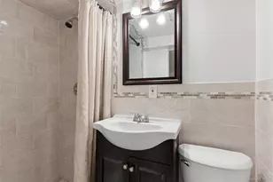 20 Beverly Pkwy, Freeport, NY 11520 - Photo 14