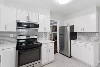 20 Beverly Parkway, Freeport, NY 11520 - Photo 8