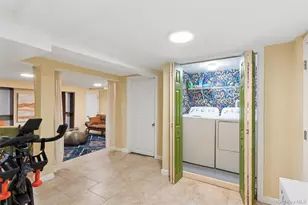 20 Beverly Pkwy, Freeport, NY 11520 - Photo 20