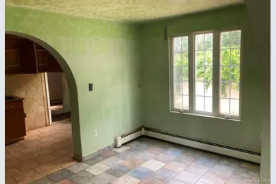 40 East Avenue, Freeport, NY 11520 - Photo 4