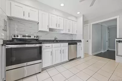 258 Marguerite Avenue, Floral Park, NY 11001 - Photo 14